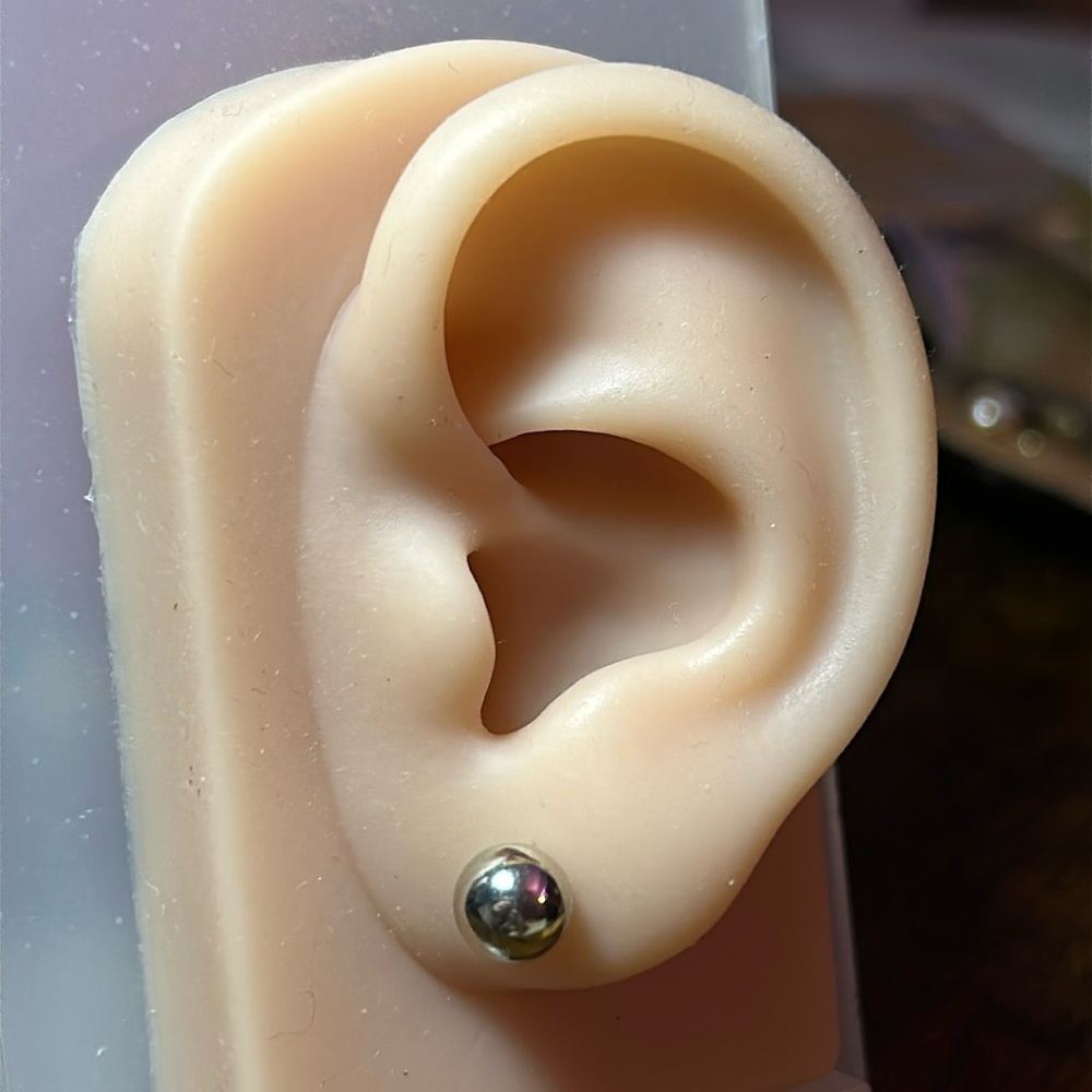 ❤️ Silver Ball Earrings - Picture 1 of 2